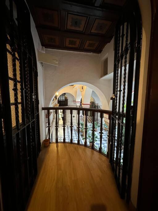 Apartamento Patio Sevillano Frente Catedral Extérieur photo