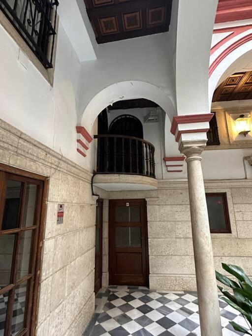 Apartamento Patio Sevillano Frente Catedral Extérieur photo